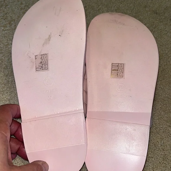 Chanel knockoff Pink Sandles - Picture 4 of 5